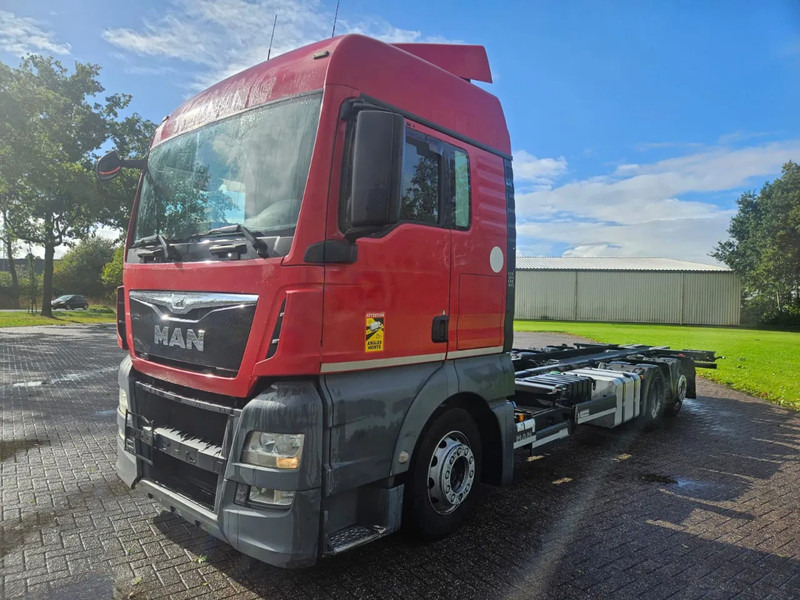 MAN TGX 24.400 6X2 BDF Euro 6 Kooiaap aansluiting - Container-transport/ Vekselflak lastebil: bilde 1 MAN TGX 24.400 6X2 BDF Euro 6 Kooiaap aansluiting - Container-transport/ Vekselflak lastebil: bilde 1