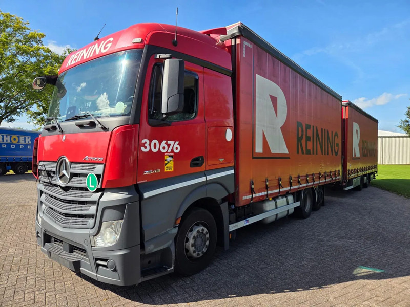 Mercedes-Benz Actros 2545 6X2 Retarder Volumecombi - Kapellbil: bilde 1 Mercedes-Benz Actros 2545 6X2 Retarder Volumecombi - Kapellbil: bilde 1