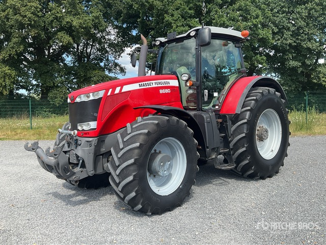 2010 Massey Ferguson 8680 Dyna-VT 4WD Tractor - Traktor: bilde 2 2010 Massey Ferguson 8680 Dyna-VT 4WD Tractor - Traktor: bilde 2