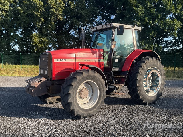 Massey Ferguson 8140 4WD Tractor - Traktor: bilde 1 Massey Ferguson 8140 4WD Tractor - Traktor: bilde 1