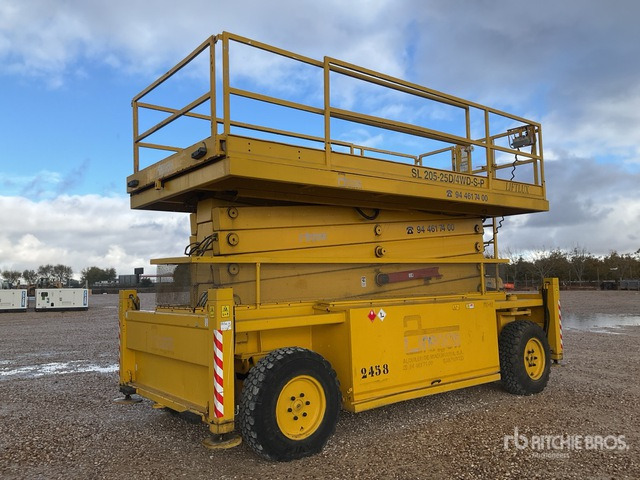 2000 Liftlux SL205-25D 4x4 4WDS/P Scissor Lift - Sakselift: bilde 2 2000 Liftlux SL205-25D 4x4 4WDS/P Scissor Lift - Sakselift: bilde 2