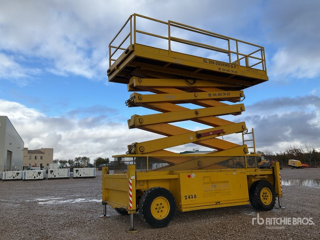 2000 Liftlux SL205-25D 4x4 4WDS/P Scissor Lift - Sakselift: bilde 1 2000 Liftlux SL205-25D 4x4 4WDS/P Scissor Lift - Sakselift: bilde 1