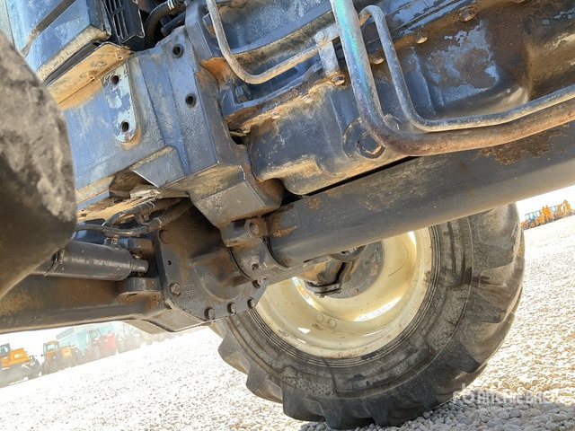 2001 New Holland TS100 4WD Tractor - Traktor: bilde 4 2001 New Holland TS100 4WD Tractor - Traktor: bilde 4