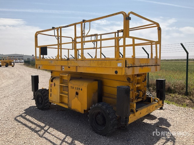2004 Haulotte H15SX 4x4 Diesel Scissor Lift - Sakselift: bilde 4 2004 Haulotte H15SX 4x4 Diesel Scissor Lift - Sakselift: bilde 4