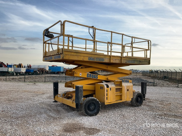 2006 Haulotte H12SXL 4x4 Diesel Scissor Lift - Sakselift: bilde 1 2006 Haulotte H12SXL 4x4 Diesel Scissor Lift - Sakselift: bilde 1