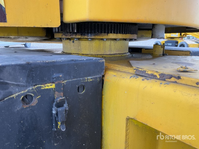 2006 Haulotte HA12IP 2WD Electric Articulating Boom Lift - Bomlift: bilde 4 2006 Haulotte HA12IP 2WD Electric Articulating Boom Lift - Bomlift: bilde 4