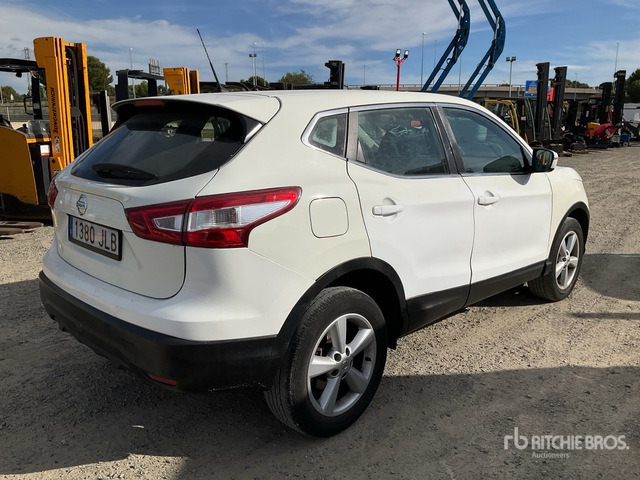2015 Nissan Qashqai 4WD SUV - SUV: bilde 4 2015 Nissan Qashqai 4WD SUV - SUV: bilde 4