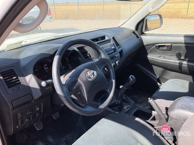 2015 Toyota Hilux 4x4 Crew Cab Pickup - Pickup: bilde 5 2015 Toyota Hilux 4x4 Crew Cab Pickup - Pickup: bilde 5