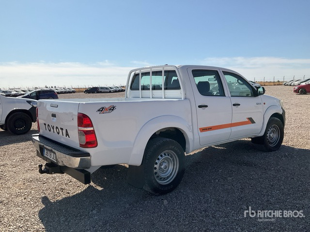 2015 Toyota Hilux 4x4 Crew Cab Pickup - Pickup: bilde 4 2015 Toyota Hilux 4x4 Crew Cab Pickup - Pickup: bilde 4