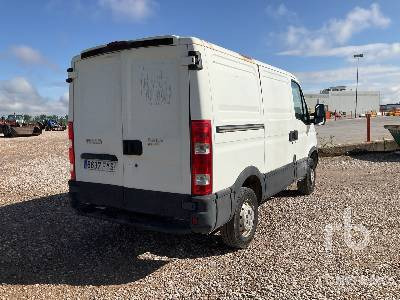IVECO 35S10 4x2 - Skapbil: bilde 3 IVECO 35S10 4x2 - Skapbil: bilde 3