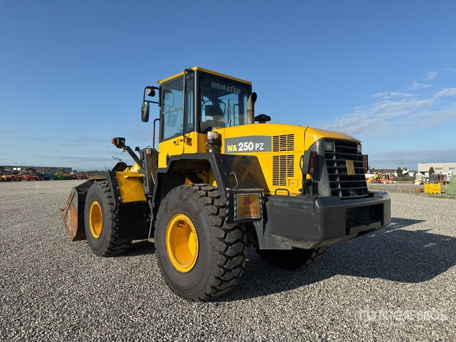 2003 Komatsu WA250-5 Pala gommata - Hjullaster: bilde 4 2003 Komatsu WA250-5 Pala gommata - Hjullaster: bilde 4