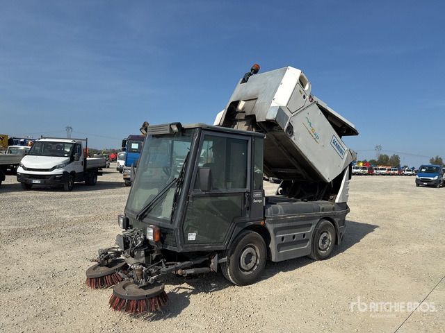 2006 Schmidt Compact 200 Autocarro spazzatrice - Feiebil: bilde 1 2006 Schmidt Compact 200 Autocarro spazzatrice - Feiebil: bilde 1