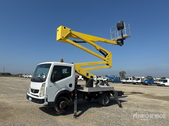 2011 Renault Maxity 110Dxi 2011 Socage DA320 20 m on Bucket Truck - Billift: bilde 1 2011 Renault Maxity 110Dxi 2011 Socage DA320 20 m on Bucket Truck - Billift: bilde 1