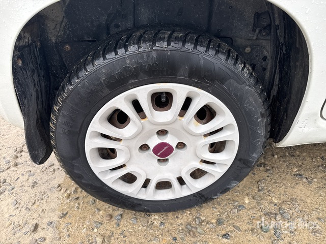 2013 Fiat Panda Automobile - Personenbil: bilde 4 2013 Fiat Panda Automobile - Personenbil: bilde 4