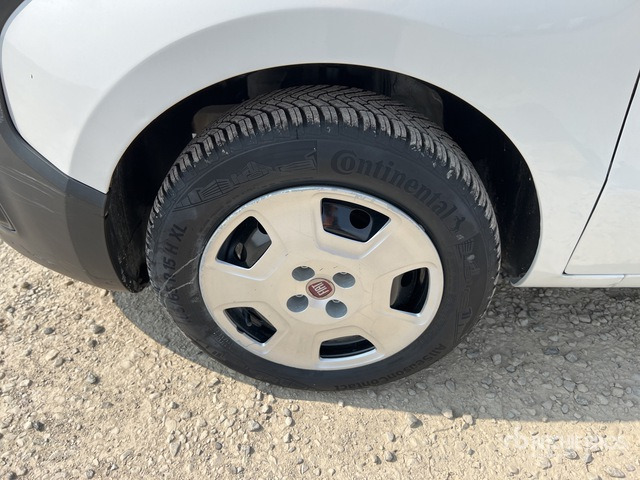 2016 Fiat Fiorino 1.3 MJT SX 16v Van Truck - Små varebil: bilde 4 2016 Fiat Fiorino 1.3 MJT SX 16v Van Truck - Små varebil: bilde 4