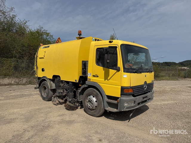 2002 Mercedes-Benz Atego 2001 Faun VIAJET 6 R/L on Balayeuse Sweeper Truck - Feiebil: bilde 2 2002 Mercedes-Benz Atego 2001 Faun VIAJET 6 R/L on Balayeuse Sweeper Truck - Feiebil: bilde 2