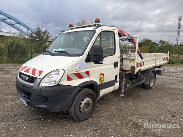 2011 Iveco 65C17 Fassi F22A.21 950 kg on 4x2 Cam ... Dump Truck with Crane - Tippbil: bilde 2 2011 Iveco 65C17 Fassi F22A.21 950 kg on 4x2 Cam ... Dump Truck with Crane - Tippbil: bilde 2