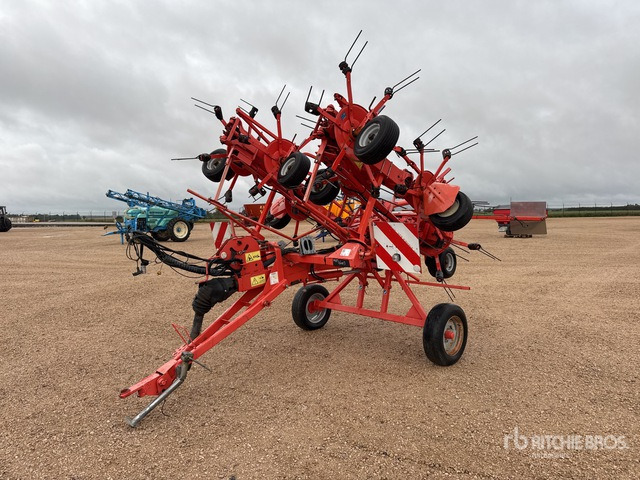 2011 Kuhn GF8702T 8.7 m 3-Point 8 Rotor Faneuse Hay Tedder - Høyvender: bilde 1 2011 Kuhn GF8702T 8.7 m 3-Point 8 Rotor Faneuse Hay Tedder - Høyvender: bilde 1