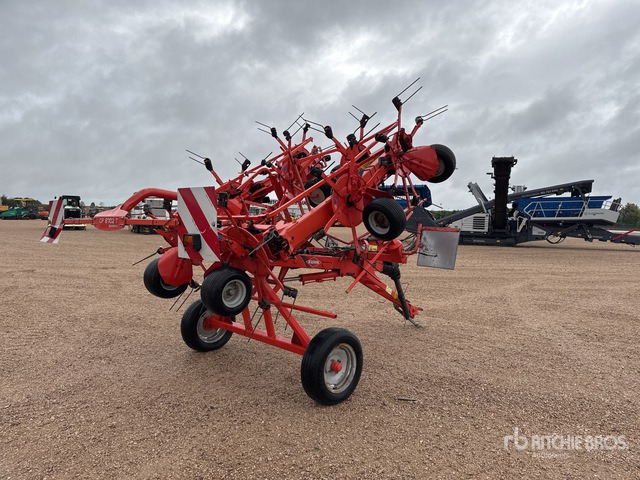 2011 Kuhn GF8702T 8.7 m 3-Point 8 Rotor Faneuse Hay Tedder - Høyvender: bilde 3 2011 Kuhn GF8702T 8.7 m 3-Point 8 Rotor Faneuse Hay Tedder - Høyvender: bilde 3