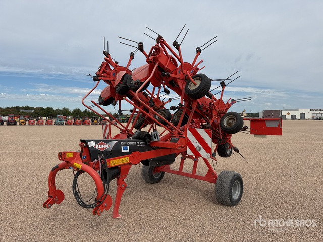 2014 Kuhn GF 10802 T G2 10.8 m 2-Point 10 Rotor Faneuse Hay Tedder - Høyvender: bilde 1 2014 Kuhn GF 10802 T G2 10.8 m 2-Point 10 Rotor Faneuse Hay Tedder - Høyvender: bilde 1