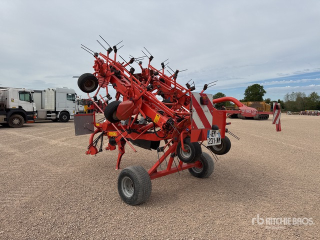 2014 Kuhn GF 10802 T G2 10.8 m 2-Point 10 Rotor Faneuse Hay Tedder - Høyvender: bilde 4 2014 Kuhn GF 10802 T G2 10.8 m 2-Point 10 Rotor Faneuse Hay Tedder - Høyvender: bilde 4
