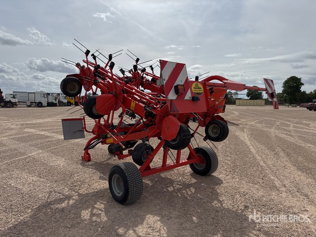 2015 Kuhn GF10802TGII 10.8 m Semi-Mount 10 Rotor Faneuse Hay Tedder - Høyvender: bilde 3 2015 Kuhn GF10802TGII 10.8 m Semi-Mount 10 Rotor Faneuse Hay Tedder - Høyvender: bilde 3