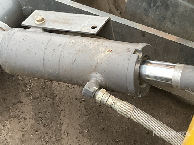 2016 Komatsu PC14-R3S Mini Excavator: <6.6t - Minigraver: bilde 5 2016 Komatsu PC14-R3S Mini Excavator: <6.6t - Minigraver: bilde 5