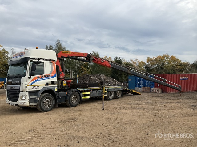2017 DAF 8x2 Twin-Steer Sleeper Flatbed Truck with Crane - Planbil, Kranbil: bilde 1 2017 DAF 8x2 Twin-Steer Sleeper Flatbed Truck with Crane - Planbil, Kranbil: bilde 1