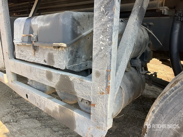 1997 Volvo FH 8x4 Twin-Steer Flatbed Truck - Planbil: bilde 4 1997 Volvo FH 8x4 Twin-Steer Flatbed Truck - Planbil: bilde 4