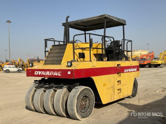 2002 Dynapac CP 271 9 Wheel Pneumatic Roller - Gummihjuls vals: bilde 2 2002 Dynapac CP 271 9 Wheel Pneumatic Roller - Gummihjuls vals: bilde 2