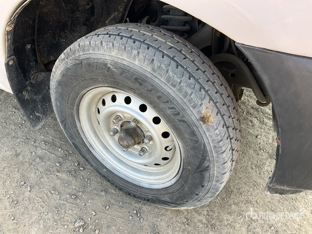 2008 Isuzu D-Max 4x2 Crew Cab Pickup - Pickup: bilde 4 2008 Isuzu D-Max 4x2 Crew Cab Pickup - Pickup: bilde 4