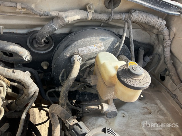 2011 Toyota Hilux 4x4 Crew Cab Pickup - Pickup: bilde 4 2011 Toyota Hilux 4x4 Crew Cab Pickup - Pickup: bilde 4