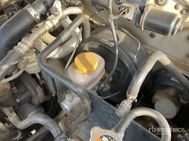 2013 Nissan Patrol GL 4x4 SUV - SUV: bilde 4 2013 Nissan Patrol GL 4x4 SUV - SUV: bilde 4