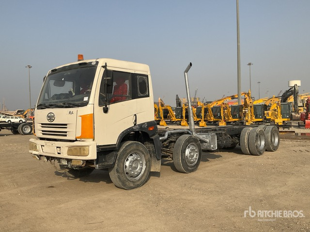 2014 FAW CA1313P 8x4 Twin-Steer Cab and Chassis - Chassis lastebil: bilde 1 2014 FAW CA1313P 8x4 Twin-Steer Cab and Chassis - Chassis lastebil: bilde 1