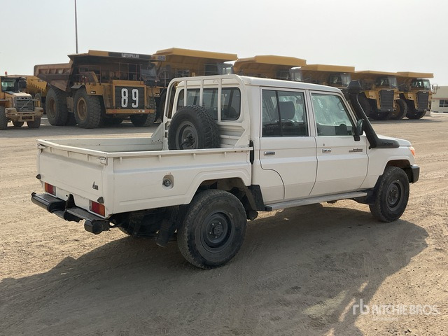 2016 Toyota Land Cruiser 79L 4x4 Crew Cab Pickup - Pickup: bilde 4 2016 Toyota Land Cruiser 79L 4x4 Crew Cab Pickup - Pickup: bilde 4