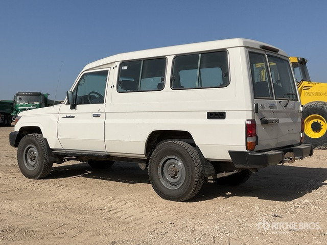 2017 Toyota Land Cruiser 78L 4x4 SUV - SUV: bilde 2 2017 Toyota Land Cruiser 78L 4x4 SUV - SUV: bilde 2