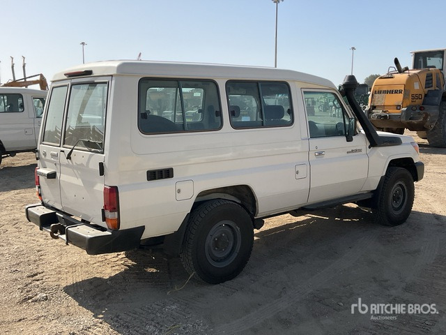 2017 Toyota Land Cruiser 78L 4x4 SUV - SUV: bilde 3 2017 Toyota Land Cruiser 78L 4x4 SUV - SUV: bilde 3