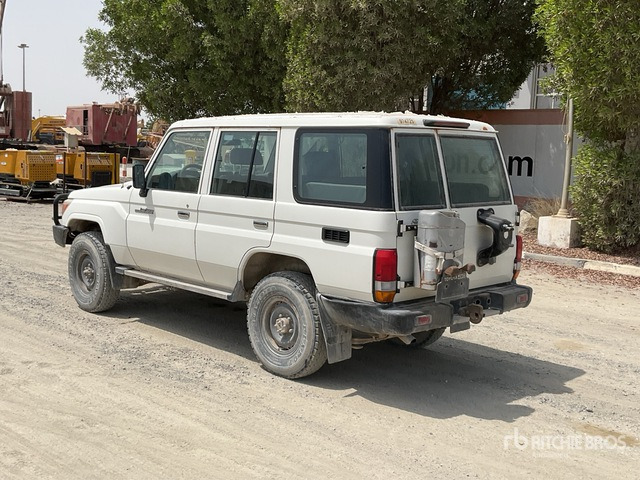 2019 Toyota Land Cruiser 76L 4x4 SUV - SUV: bilde 3 2019 Toyota Land Cruiser 76L 4x4 SUV - SUV: bilde 3
