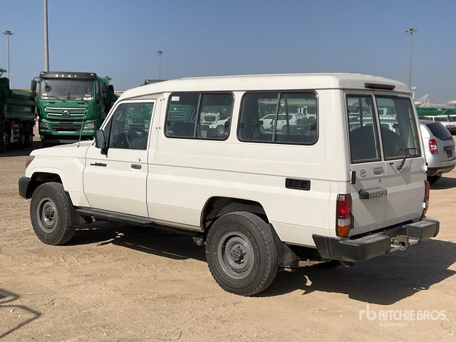 2019 Toyota Land Cruiser 78L 4x4 SUV - SUV: bilde 2 2019 Toyota Land Cruiser 78L 4x4 SUV - SUV: bilde 2