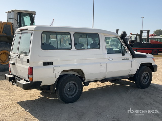 2019 Toyota Land Cruiser 78L 4x4 SUV - SUV: bilde 3 2019 Toyota Land Cruiser 78L 4x4 SUV - SUV: bilde 3