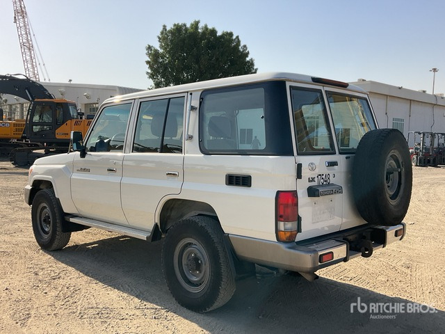 2019 Toyota Land Cruiser LX 76L 4x4 SUV - SUV: bilde 3 2019 Toyota Land Cruiser LX 76L 4x4 SUV - SUV: bilde 3