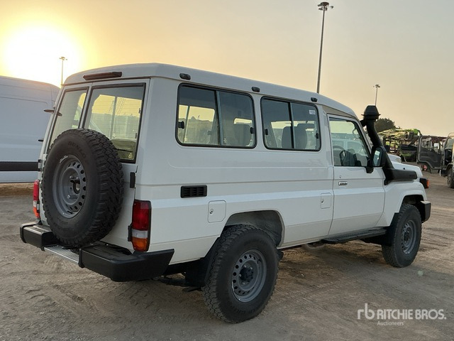 2024 Toyota Land Cruiser 78R 4x4 (Unused) SUV - SUV: bilde 2 2024 Toyota Land Cruiser 78R 4x4 (Unused) SUV - SUV: bilde 2