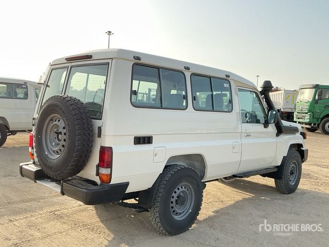 2024 Toyota Land Cruiser 78R 4x4 (Unused) SUV - SUV: bilde 2 2024 Toyota Land Cruiser 78R 4x4 (Unused) SUV - SUV: bilde 2