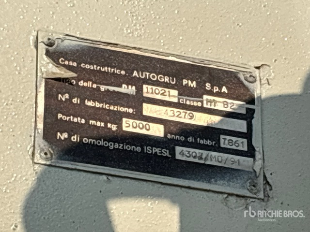 Iveco 110-17 Flatbed Truck with Crane - Planbil, Kranbil: bilde 5 Iveco 110-17 Flatbed Truck with Crane - Planbil, Kranbil: bilde 5