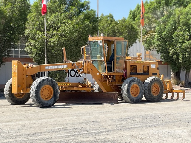 Mitsubishi MG730 - Grader: bilde 2 Mitsubishi MG730 - Grader: bilde 2