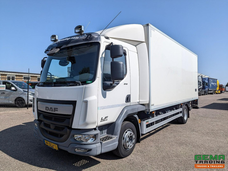 DAF LF 210 FA 4x2 Slaapcab Euro6 - Koelbak 5.5M + Konvekta/Solar-Koeler + Laadklep 1500KG - Zijdeur - 08/2025 APK - Lastebil med kjøl: bilde 1 DAF LF 210 FA 4x2 Slaapcab Euro6 - Koelbak 5.5M + Konvekta/Solar-Koeler + Laadklep 1500KG - Zijdeur - 08/2025 APK - Lastebil med kjøl: bilde 1
