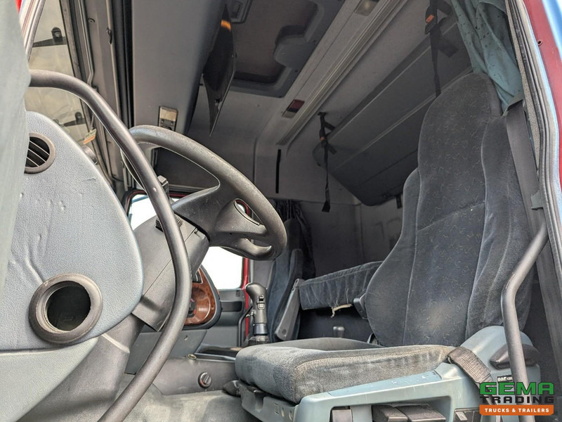 DAF XF95.430 4x2 Spacecab Euro2 - Retarder - Geslotenbak 7.7m - Handgeschakeld - Vangmuil - Skapbil: bilde 5 DAF XF95.430 4x2 Spacecab Euro2 - Retarder - Geslotenbak 7.7m - Handgeschakeld - Vangmuil - Skapbil: bilde 5