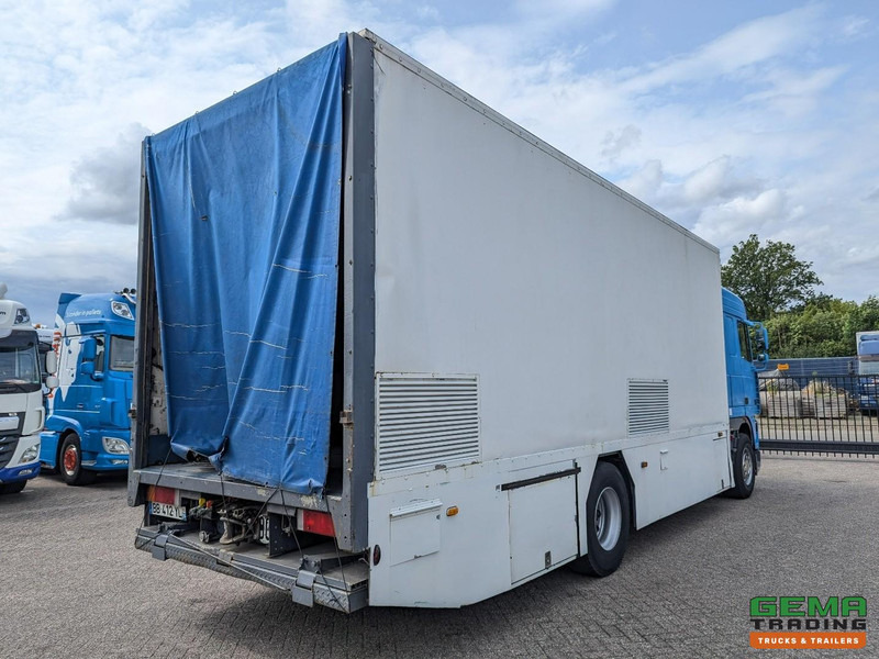 DAF XF95.430 4x2 Spacecab Euro2 - Retarder - Geslotenbak 7.7m - Handgeschakeld - Vangmuil - Skapbil: bilde 3 DAF XF95.430 4x2 Spacecab Euro2 - Retarder - Geslotenbak 7.7m - Handgeschakeld - Vangmuil - Skapbil: bilde 3