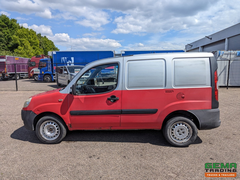 Små varebil Fiat Doblò 1.9 JTD Euro4 - Handgeschakeld - Trekhaak: bilde 16
