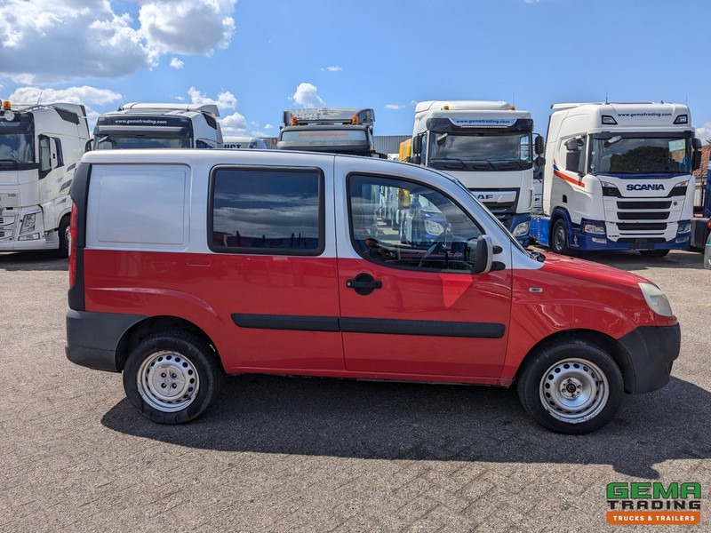 Små varebil Fiat Doblò 1.9 JTD Euro4 - Handgeschakeld - Trekhaak: bilde 15